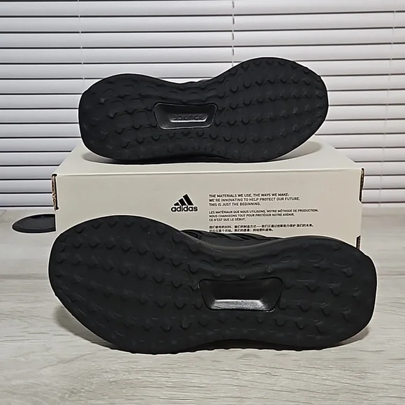 NWT Adidas UBOUNCE DNA Women's Shoes - All Black - IG6023 - Picture 5 of 6